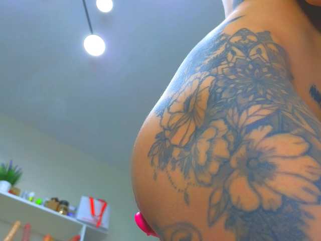 Lina-moore69's BongaCams show and profile