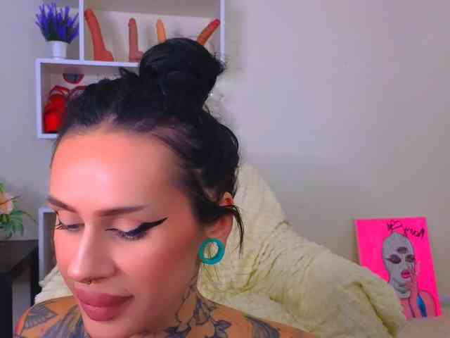 Lina-moore69 Live Webcam on BongaCams