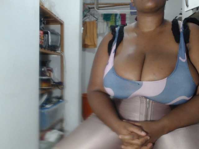 LiraRusso1 webcam bongacams model stream image