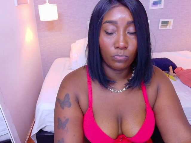 kiara-evanss's BongaCams show and profile