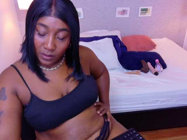 kiara-evanss's BongaCams show and profile