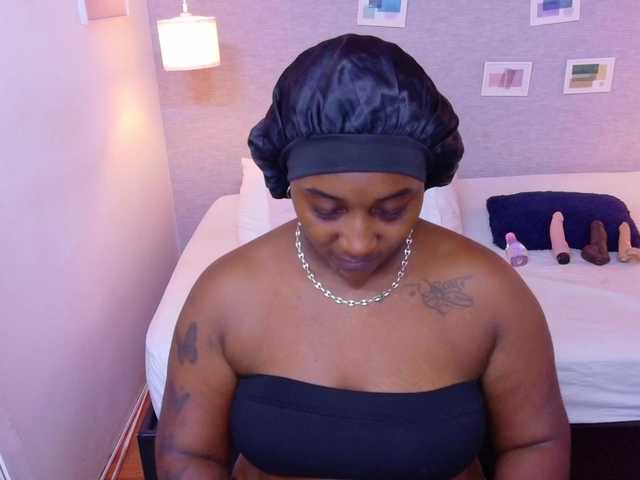 kiara-evanss's BongaCams show and profile