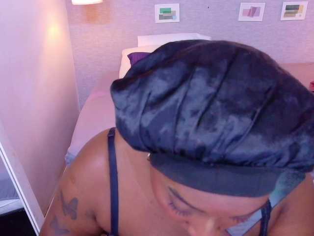 kiara-evanss's BongaCams show and profile