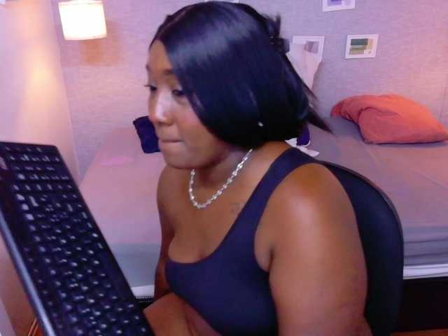 kiara-evanss's BongaCams show and profile