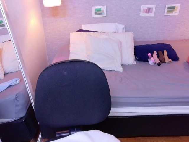 kiara-evanss's BongaCams show and profile