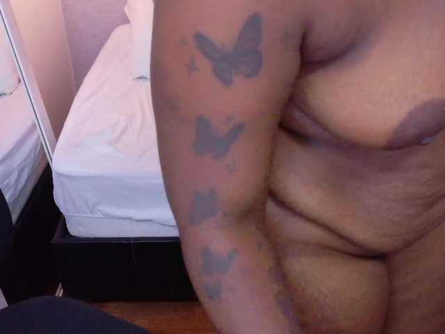 kiara-evanss's BongaCams show and profile