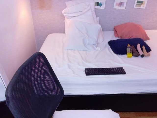 kiara-evanss's BongaCams show and profile