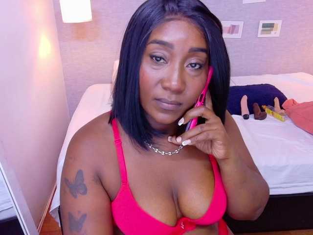 kiara-evanss's BongaCams show and profile