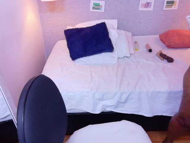 kiara-evanss live cam profile