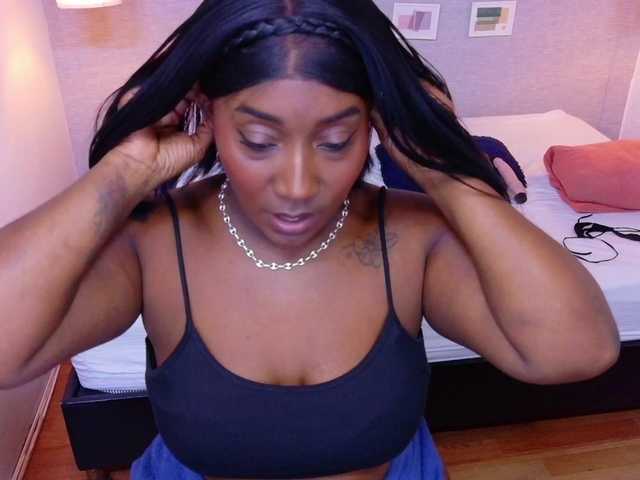 kiara-evanss's BongaCams show and profile