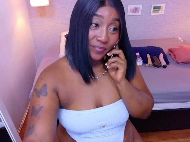 kiara-evanss's BongaCams show and profile