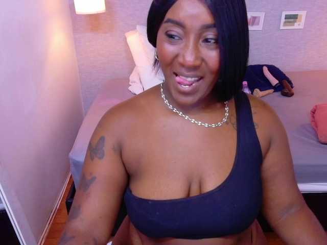 kiara-evanss's BongaCams show and profile