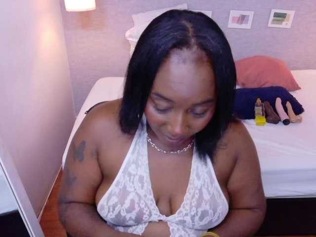 kiara-evanss's BongaCams show and profile