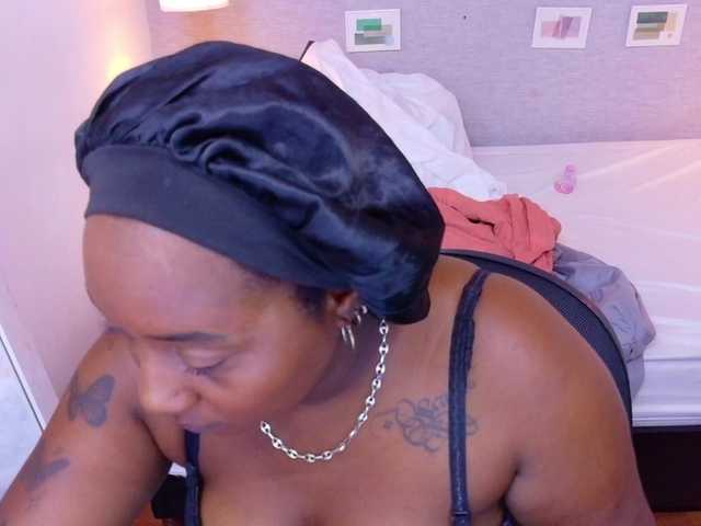 kiara-evanss's BongaCams show and profile