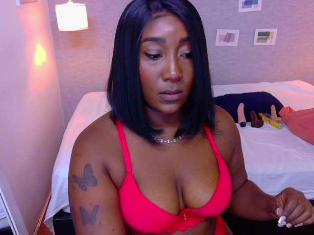 kiara-evanss's BongaCams show and profile