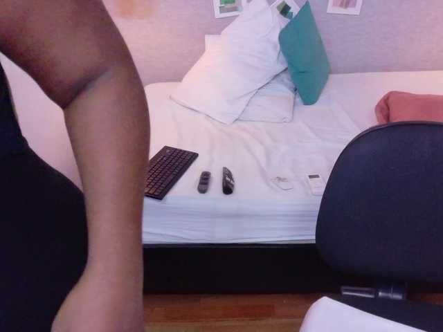 kiara-evanss's BongaCams show and profile