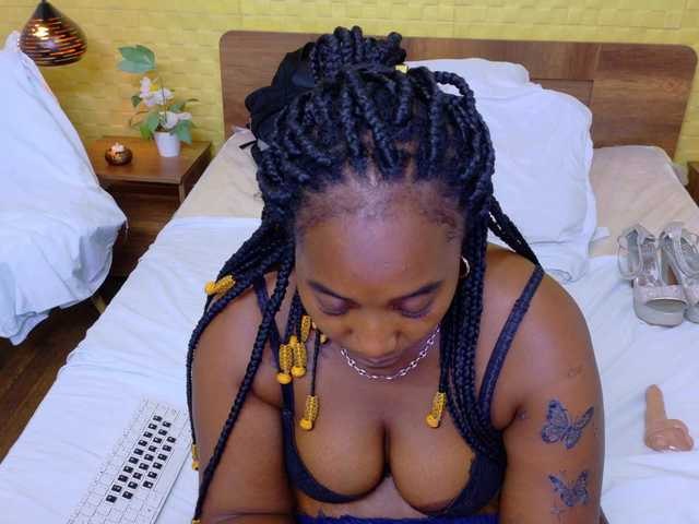 kiara-evanss webcam bongacams model stream image