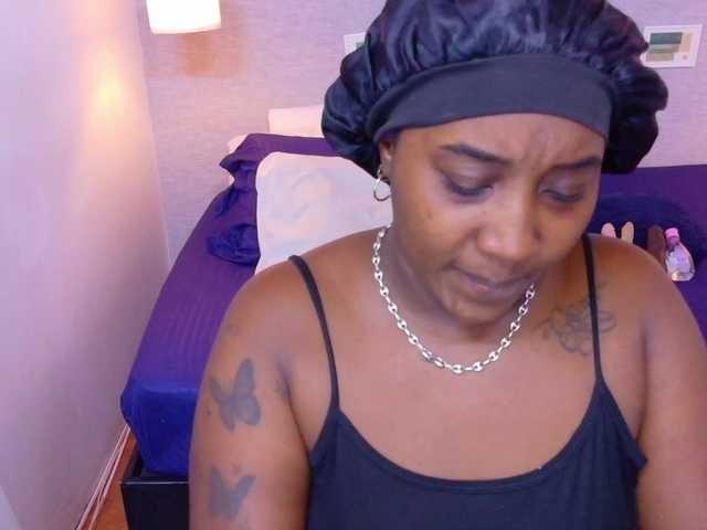 kiara-evanss's BongaCams show and profile