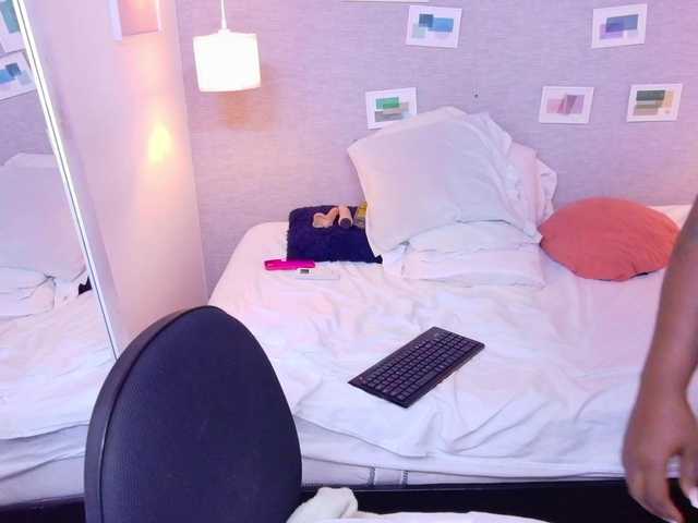 kiara-evanss's BongaCams show and profile