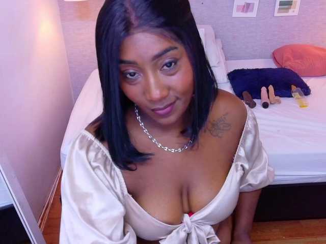 kiara-evanss's BongaCams show and profile