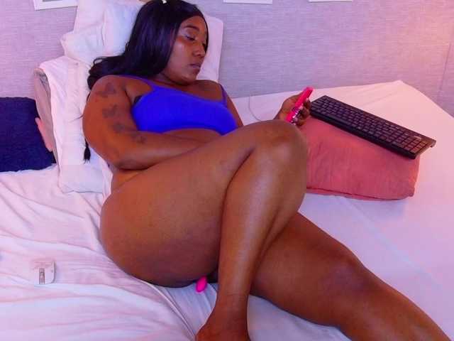 kiara-evanss's BongaCams show and profile