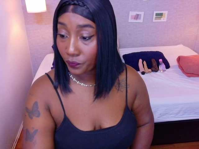 kiara-evanss's BongaCams show and profile