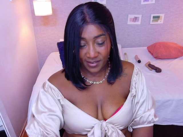 kiara-evanss's BongaCams show and profile