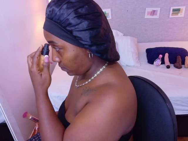 kiara-evanss's BongaCams show and profile