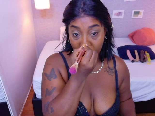 kiara-evanss's BongaCams show and profile