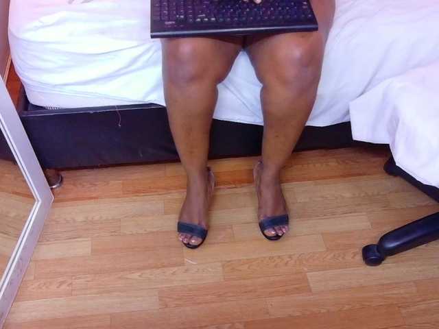 kiara-evanss's BongaCams show and profile