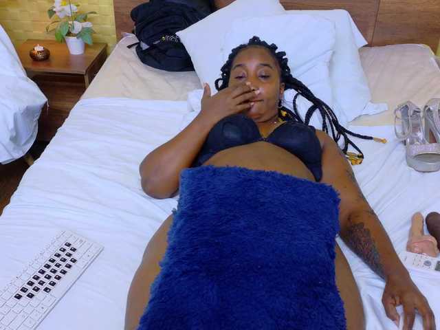 kiara-evanss webcam bongacams model stream image