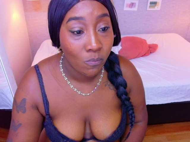 kiara-evanss live cam profile