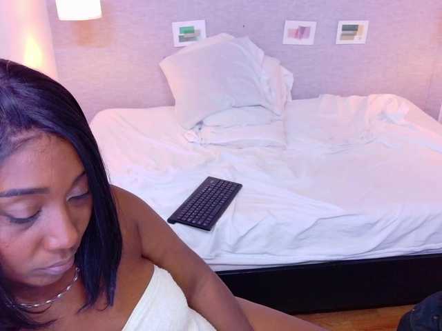 kiara-evanss's BongaCams show and profile