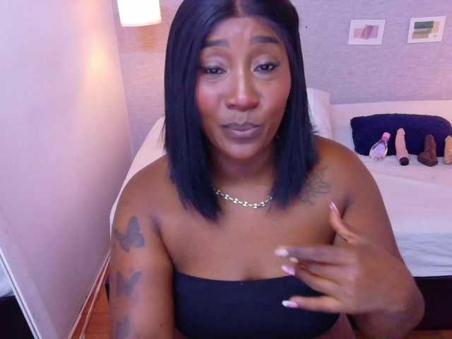 kiara-evanss's BongaCams show and profile