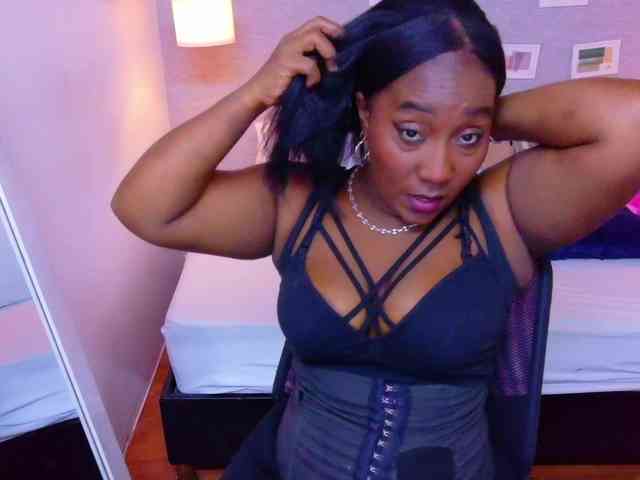 nude webcam chatroom Kiara-evanss