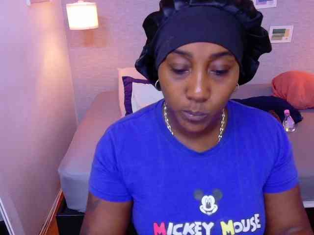 striptease web cam Kiara-evanss