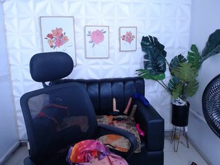 Valentina-mature Porn Show