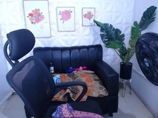 Valentina-mature Porn Show