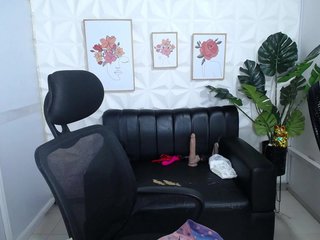 Valentina-mature Porn Show