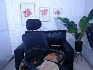 Valentina-mature Porn Show