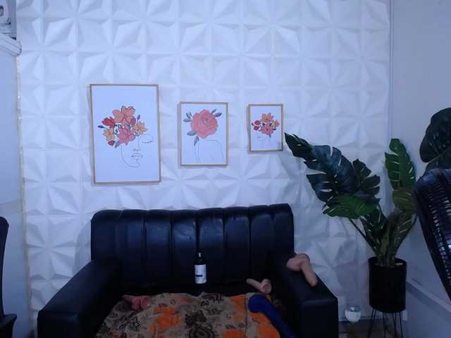 Valentina-mature's BongaCams show and profile