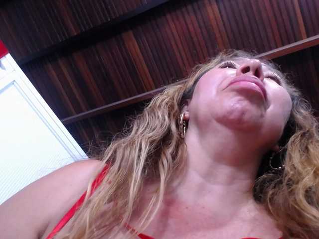 Valentina-mature's BongaCams show and profile