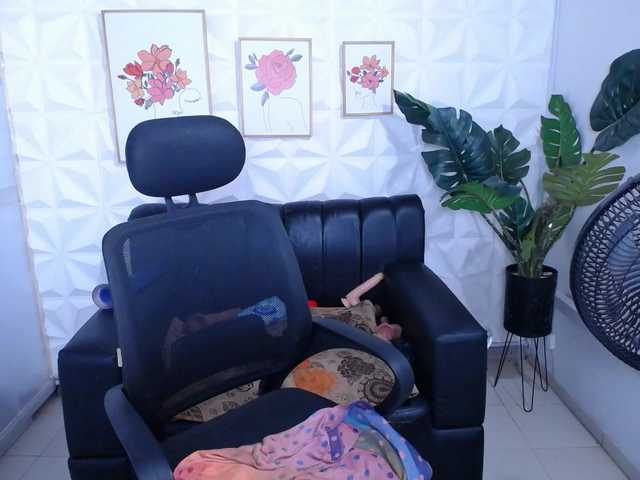 Preview of valentina-mature