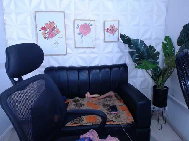 Valentina-mature's BongaCams show and profile