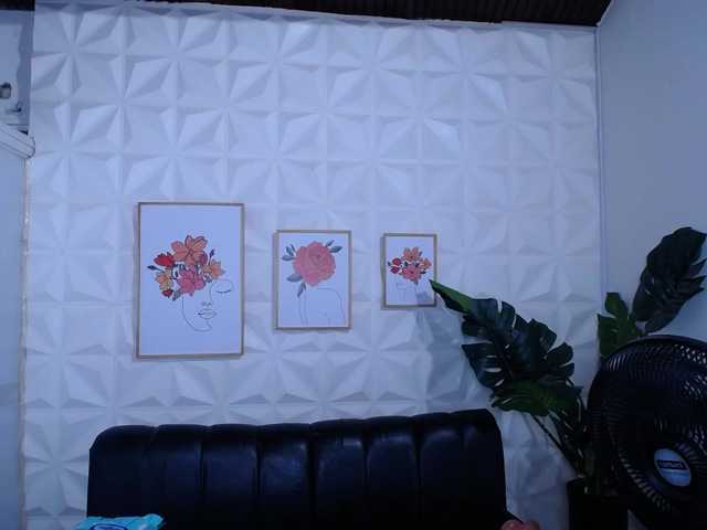 Valentina-mature's BongaCams show and profile