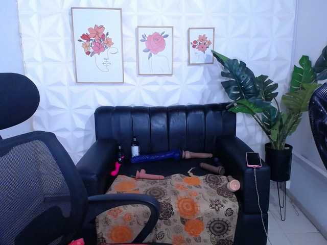 Valentina-mature's BongaCams show and profile