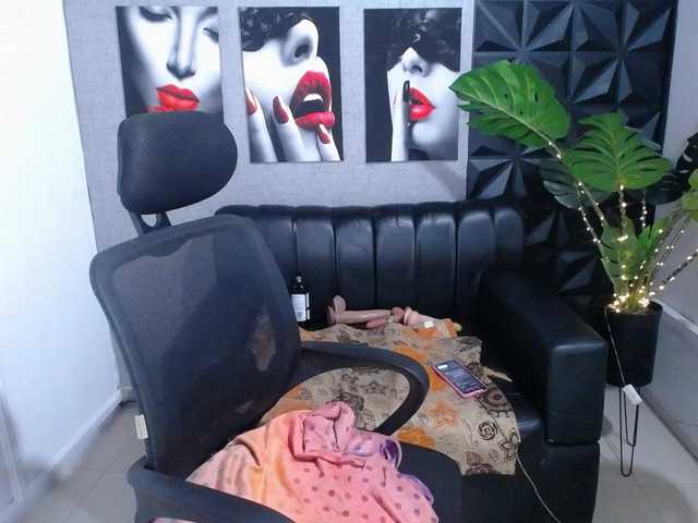 Valentina-mature's BongaCams show and profile