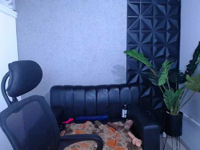 Valentina-mature's BongaCams show and profile