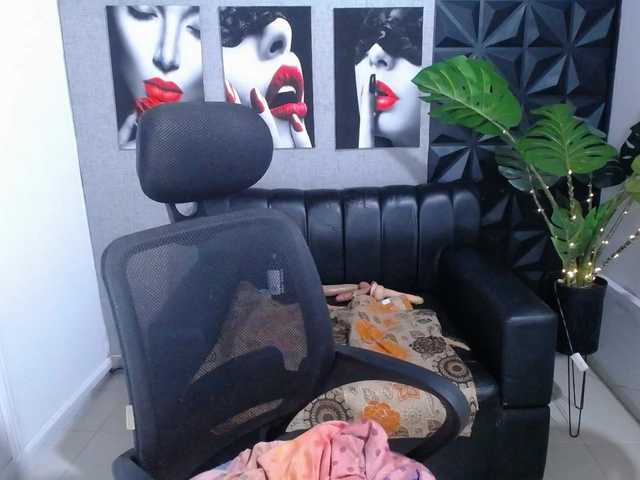 Valentina-mature's BongaCams show and profile