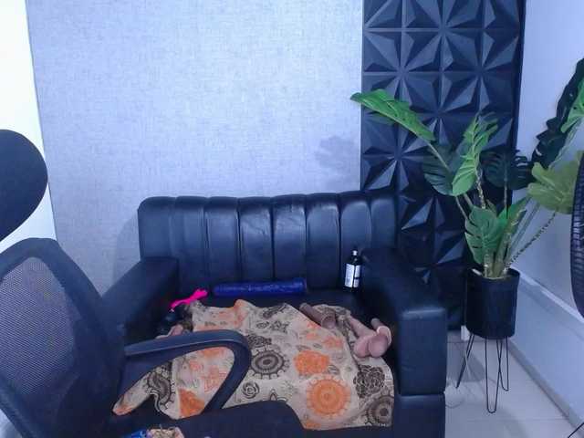 Valentina-mature's BongaCams show and profile